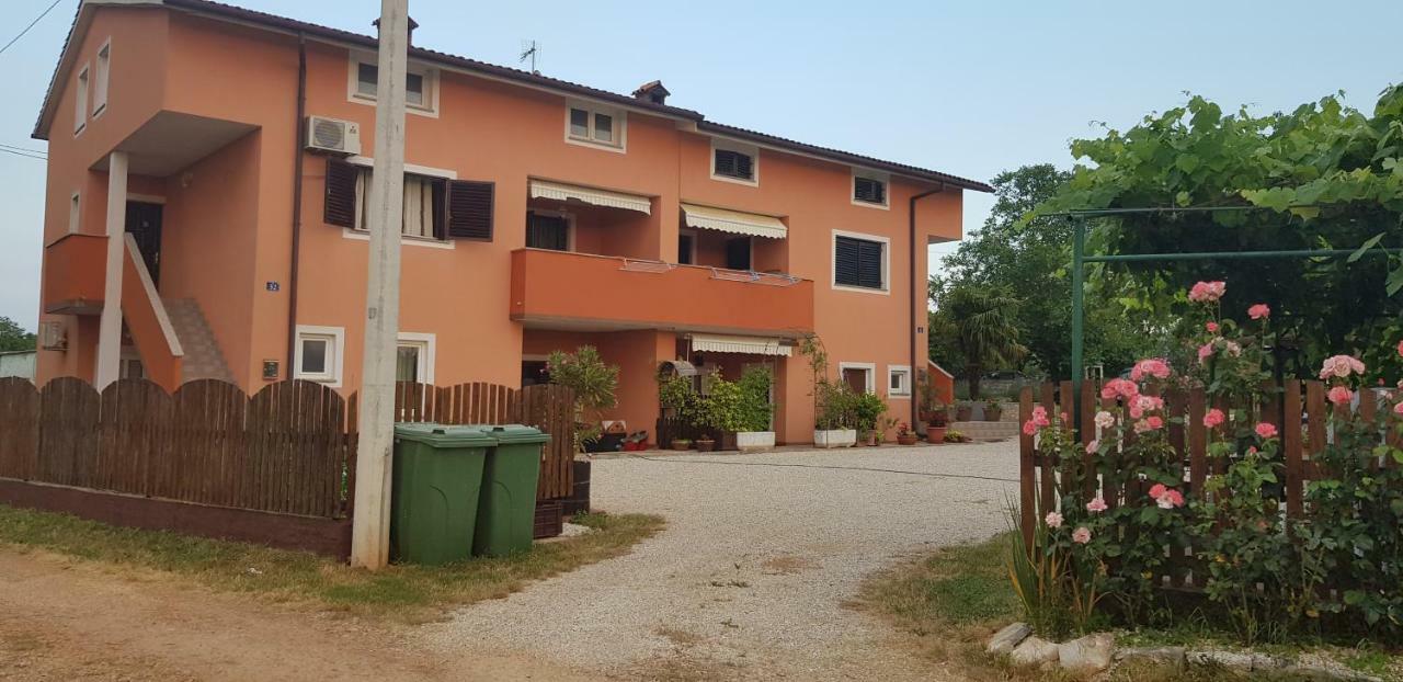 Apartments Davor ウマグ エクステリア 写真